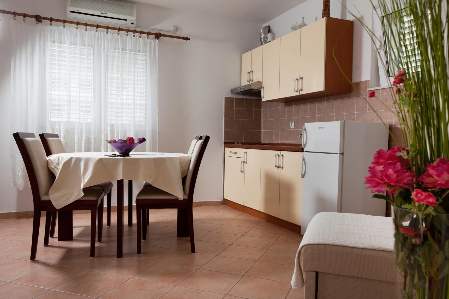 Agava Apartments Begic Makarska Exteriör bild