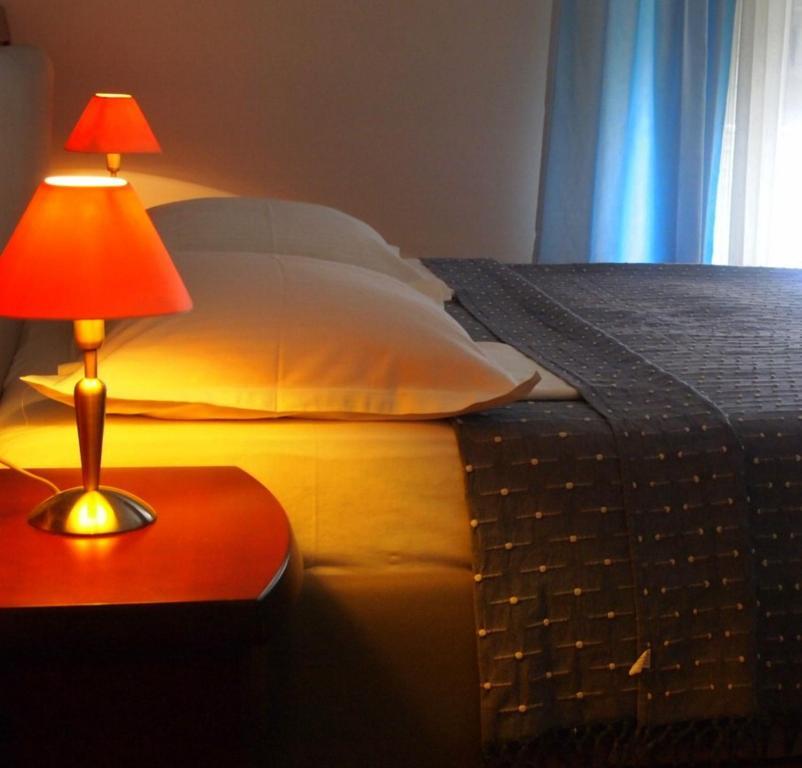 Agava Apartments Begic Makarska Rum bild