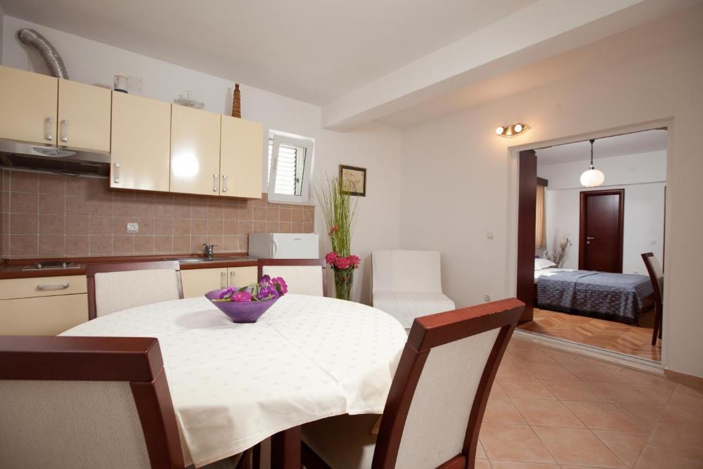 Agava Apartments Begic Makarska Exteriör bild
